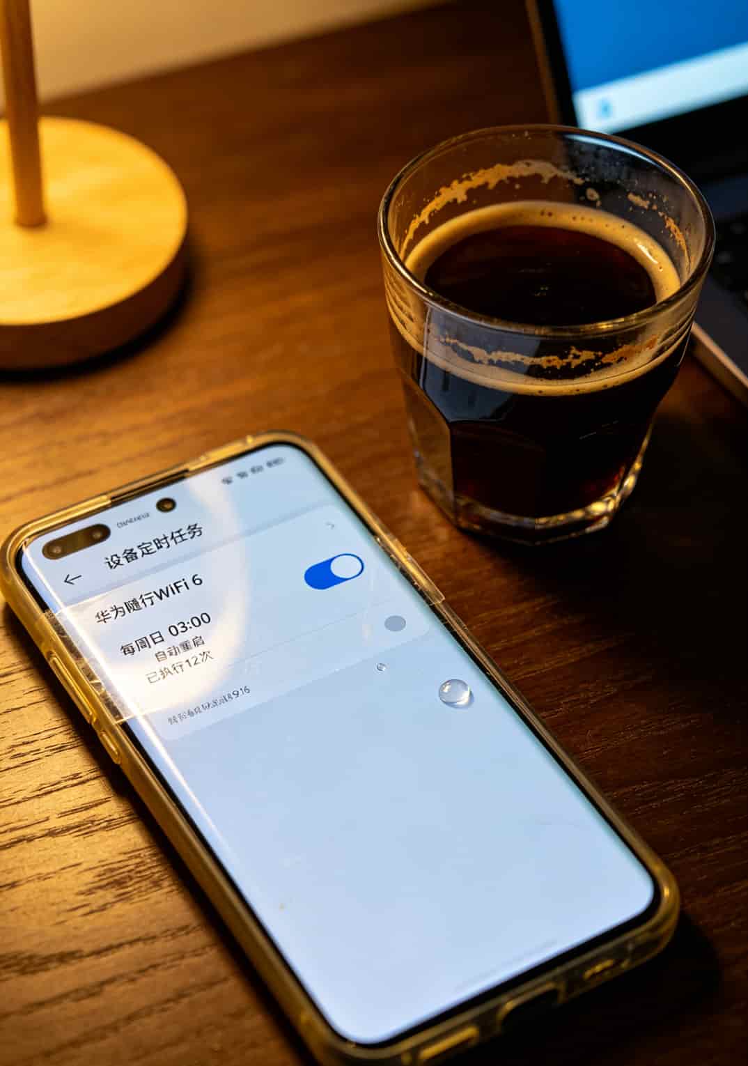 华强北被骗499块后,我拿华为6G随身WiFi实测了那张2021移动流量卡,结果出乎意料 华为智慧生活APP设置界面,显示每周自动重启的定时任务